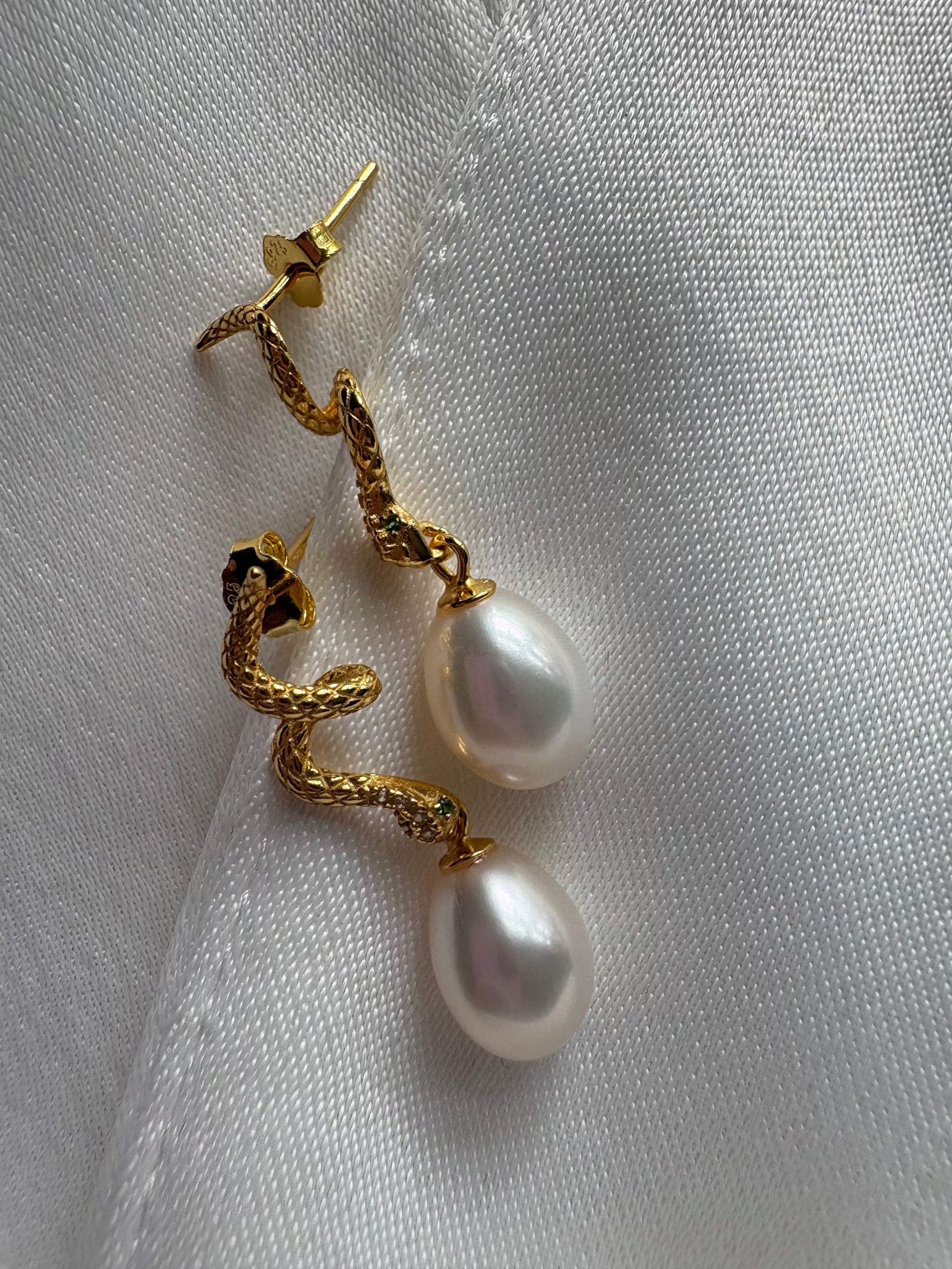 Premium Lilith Gold Pearl Drop Earrings for Women | Pearlisma