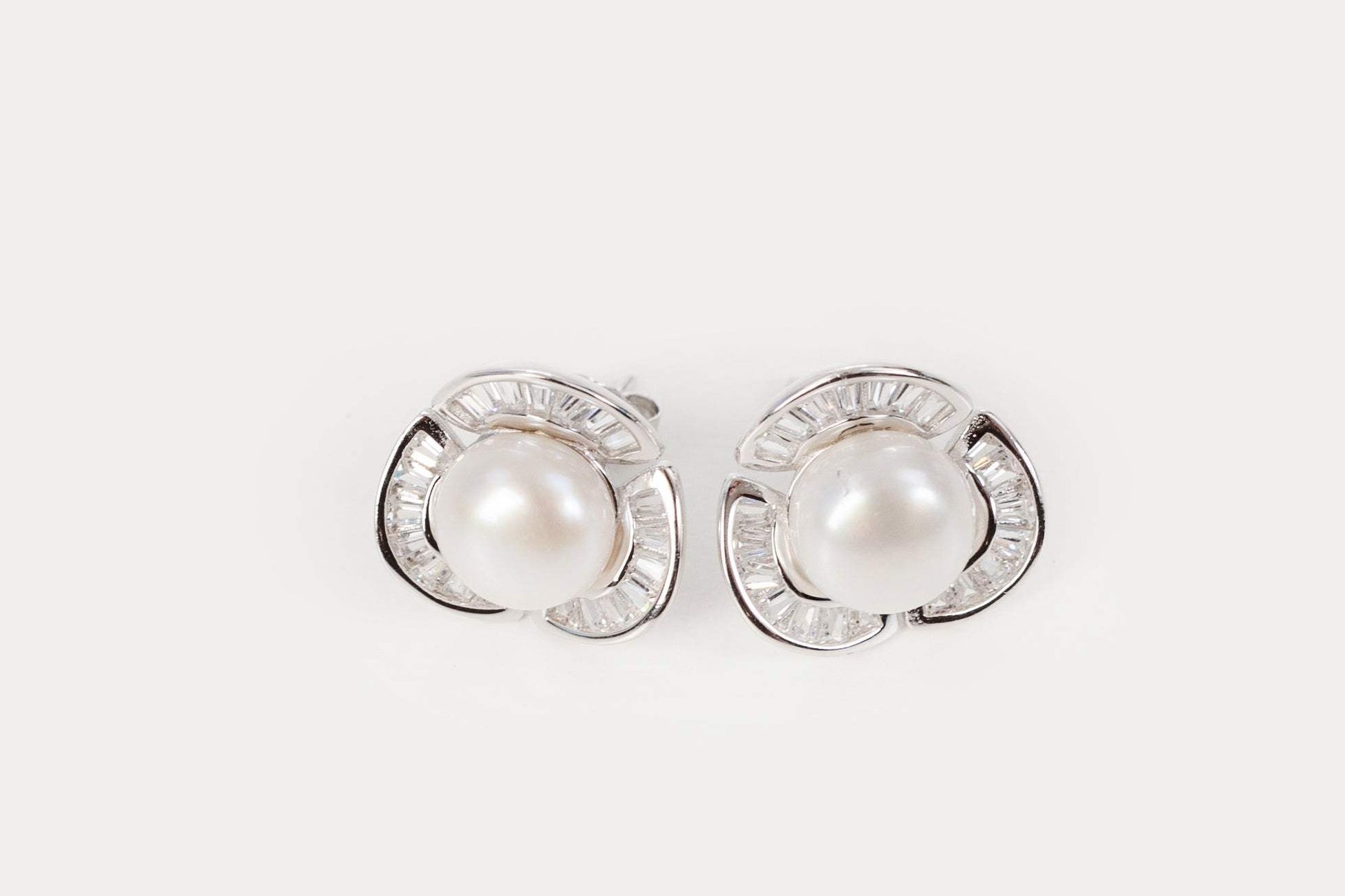 Rosette Pearl Studs