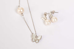 Butterfly Pearl Whisper pearl necklace with gold plated butterfly pendant and freshwater pearl
