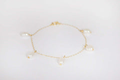 Close-up of Elisette Pearl Bracelet details – Sterling silver base with freshwater pearls