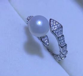 The Maris Pearl ring