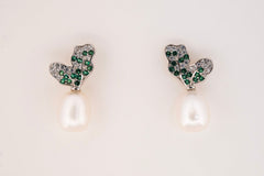 Elenya pearl earrings