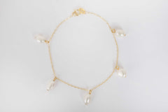 Close-up of Elisette Pearl Bracelet details – Sterling silver base with freshwater pearls