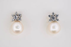 Stellara Pearl Earrings