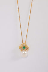Verona Set necklace with 7–8 mm freshwater pearls and green emerald stone set in 18K gold plated sterling silver