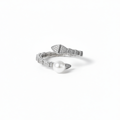 The Maris Pearl ring