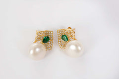 Verona jewelry set featuring freshwater pearl and emerald stone necklace with matching earrings