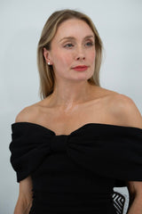 Timeless pearl stud earrings with 18K gold in Moonlight Serenade collection