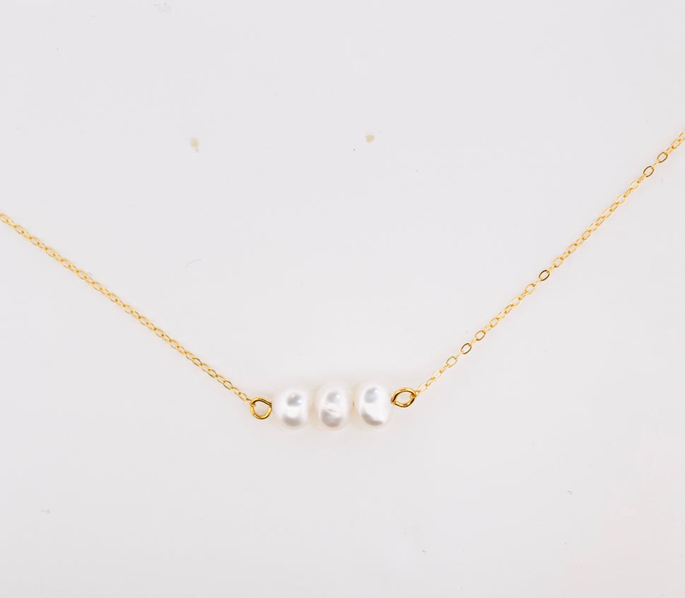 Pearl Élan Necklace with 6–7 mm AAA freshwater pearls and 18K gold plated sterling silver chain