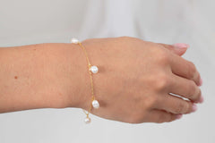 Close-up of Elisette Pearl Bracelet details – Sterling silver base with freshwater pearls