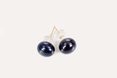 Freshwater pearl Majesty Drops in white and gold, minimalist stud style