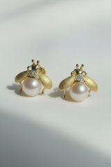 Bee of The Pearl Garden Earrings