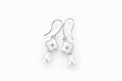 Lucky Bloom Pearl Drops