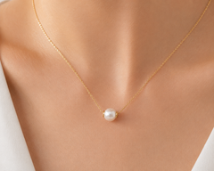 The Elara Pearl 18k gold Necklace
