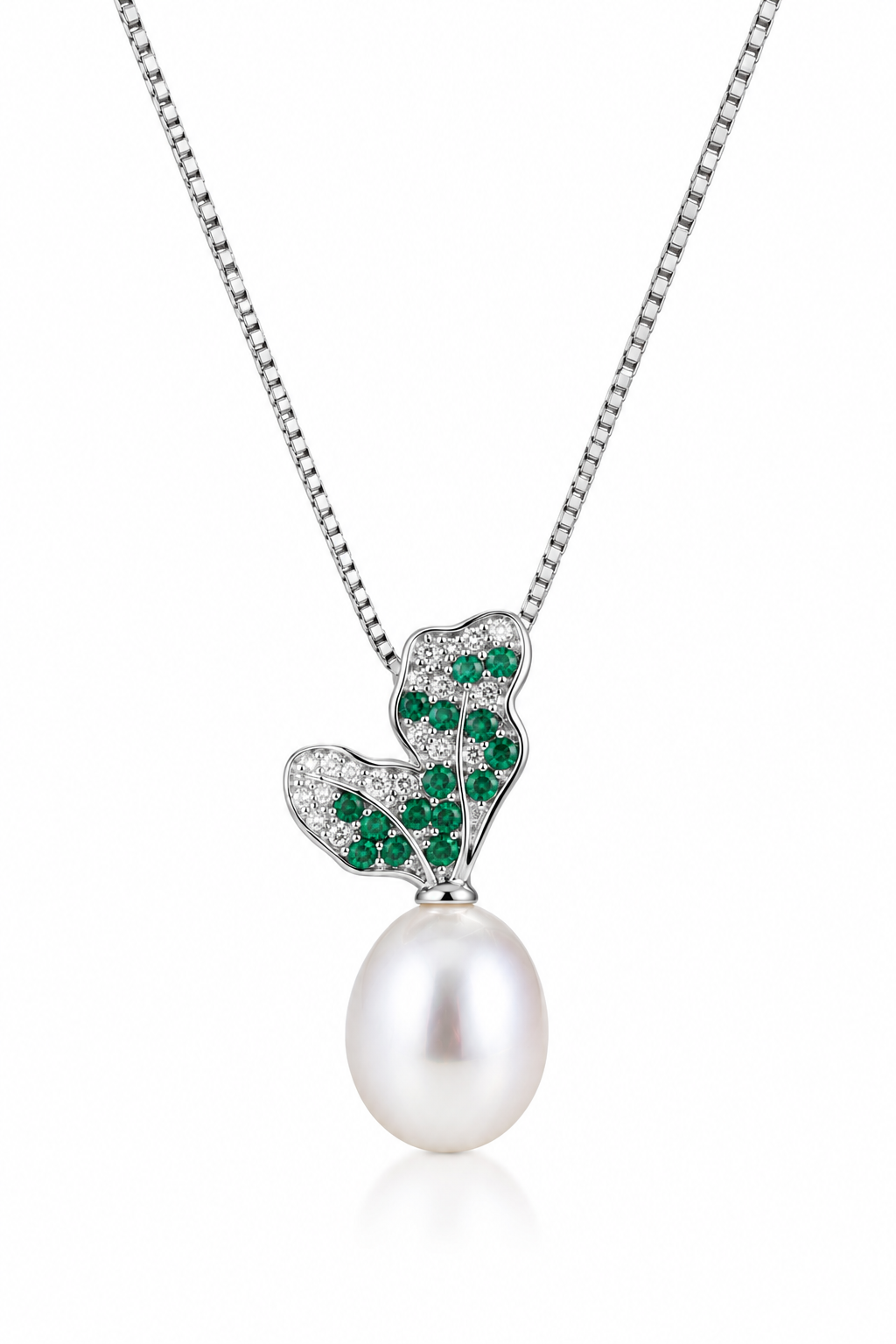 Elenya Pearl necklace