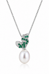 Elenya Pearl necklace