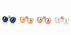 The Queen’s Glow Pearl Studs