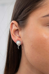 Divina Perla earrings