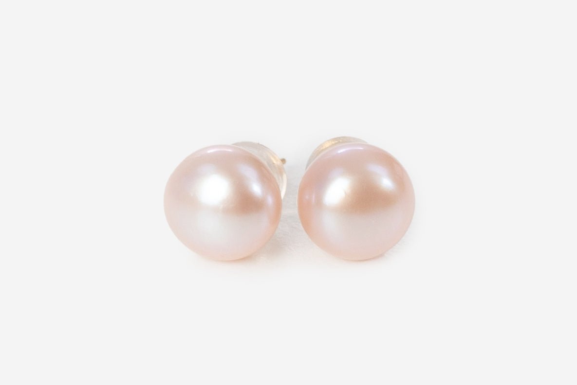 Majesty Drops earrings with 8mm freshwater pearls in 18K gold setting