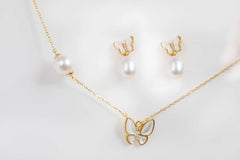Butterfly Pearl Whisper jewelry set with butterfly motif and freshwater pearls in 18K gold plated sterling silver