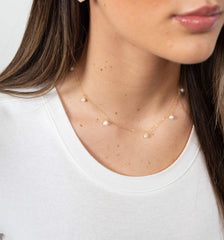 Luna Perle Choker styled on model with 8–9 mm freshwater pearls